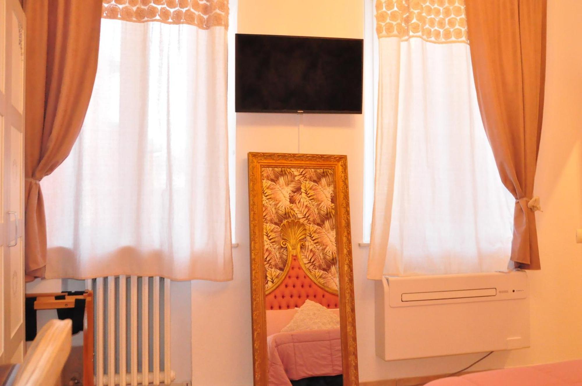 B&B Le Camere Di Livia Siena Exteriör bild