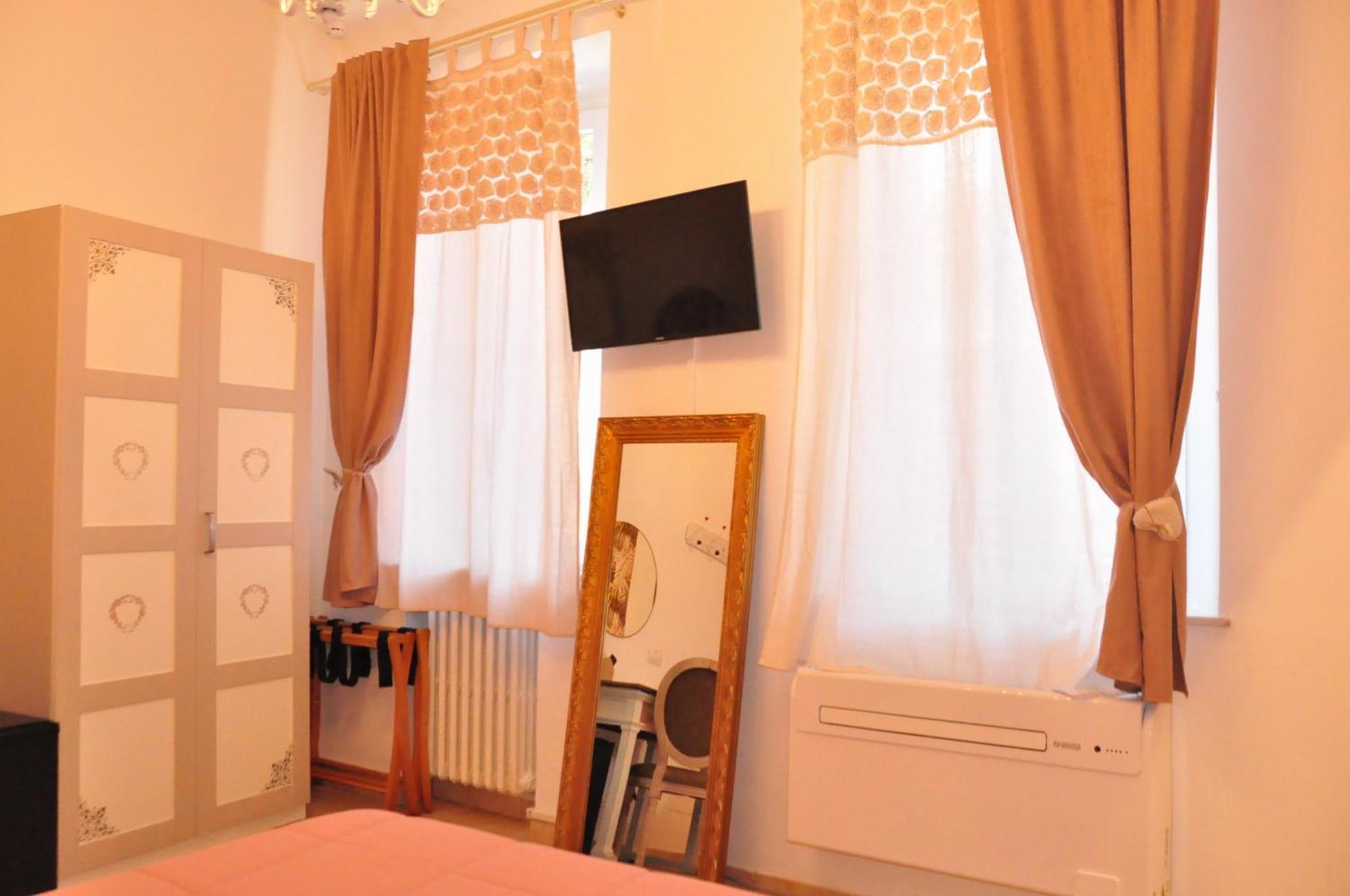 B&B Le Camere Di Livia Siena Exteriör bild