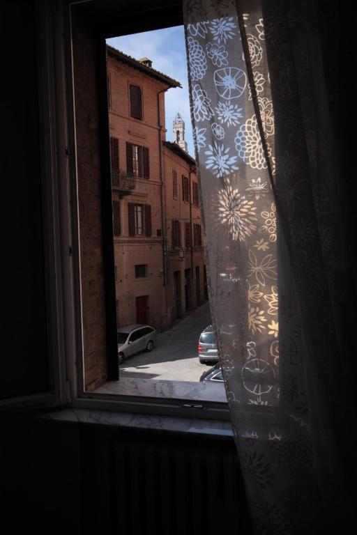 B&B Le Camere Di Livia Siena Exteriör bild